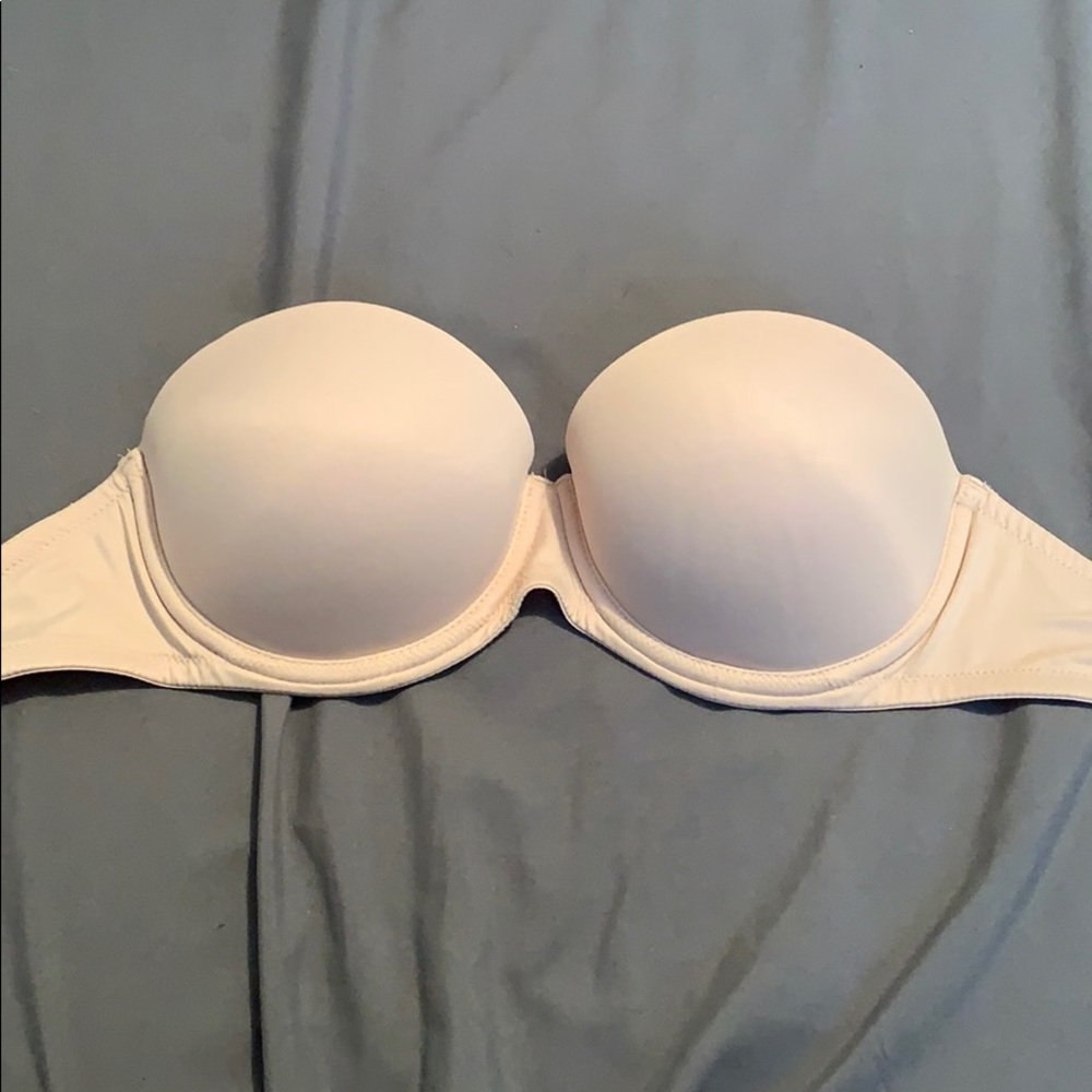 32D Pink Victoria Secret Cream Strapless Bra